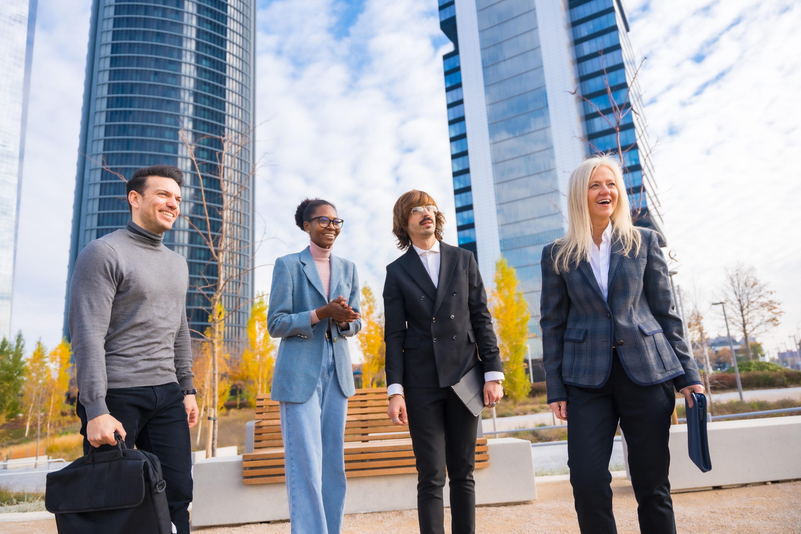 Group of multi-ethnic businessmen and businesswomen